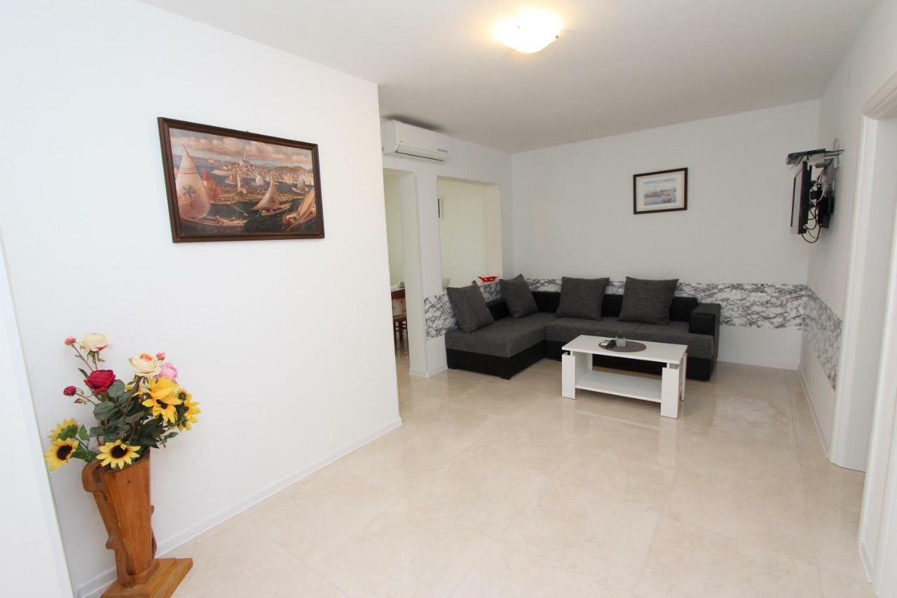 Apartments Palaziol Ровінь Екстер'єр фото
